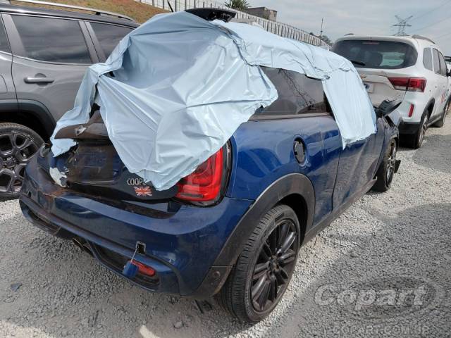 2017 MINI COOPER 