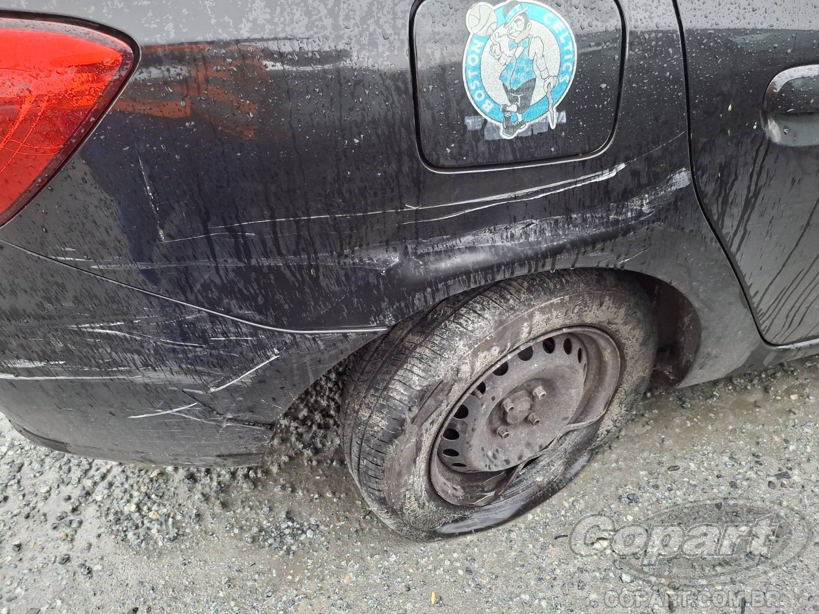 Foto 12 de 15: 2015 RENAULT LOGAN