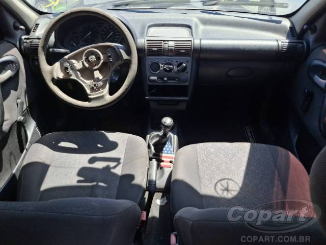 2003 CHEVROLET CORSA SEDAN 