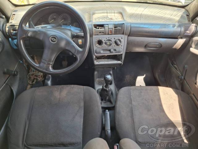 2005 CHEVROLET CLASSIC 