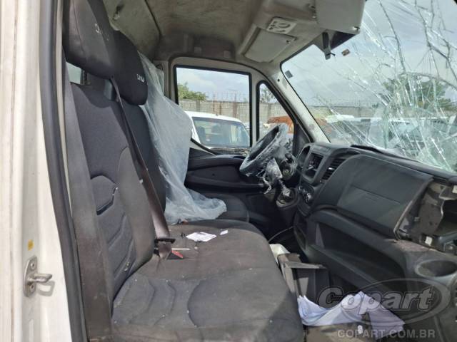 2021 IVECO DAILY 