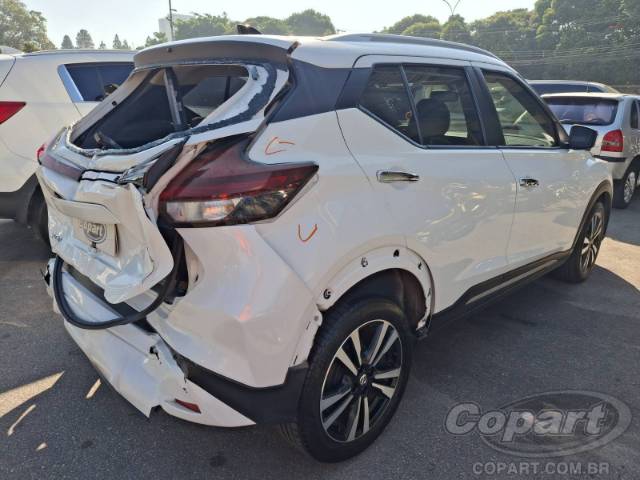 2022 NISSAN KICKS 