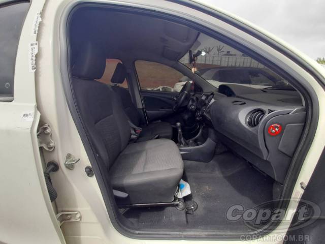 2015 TOYOTA ETIOS SEDA 