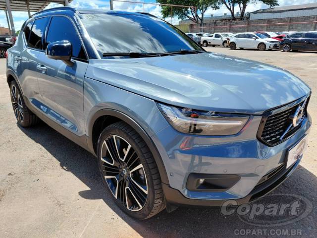 2020 VOLVO XC40 