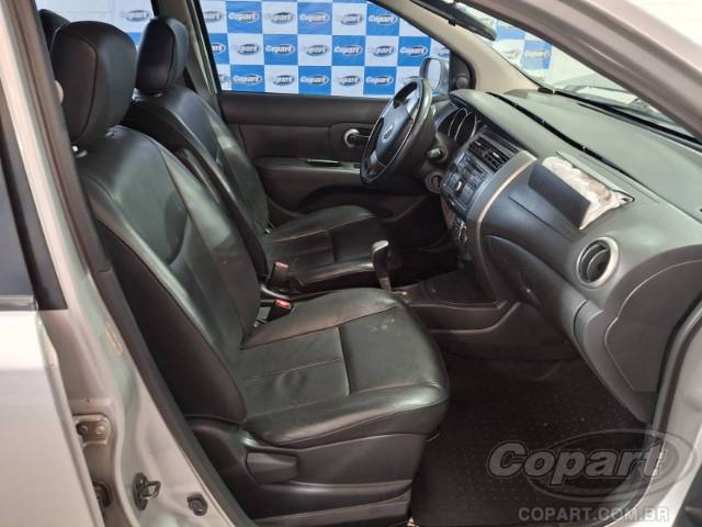 2014 NISSAN GRAND LIVINA 