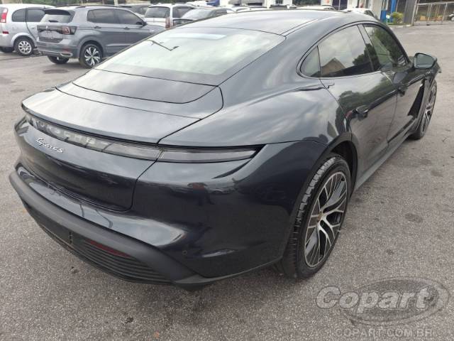 2022 PORSCHE TAYCAN 
