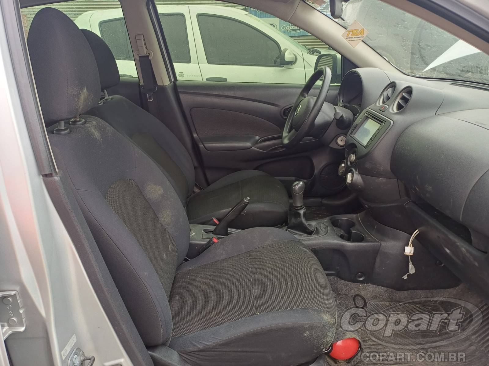 Foto 5: 2013 NISSAN VERSA