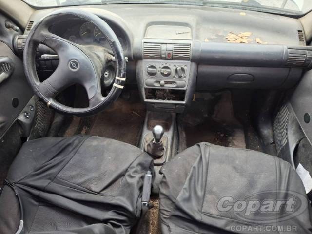 2005 CHEVROLET CLASSIC 