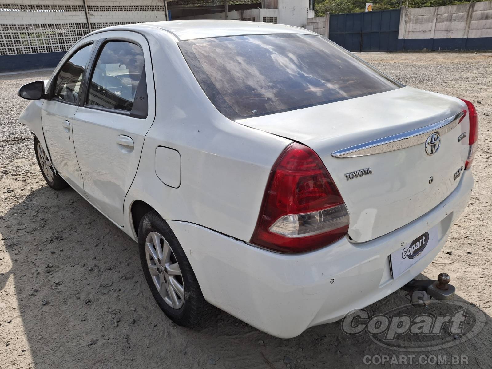 2017 TOYOTA ETIOS SEDA — foto 3 de 11