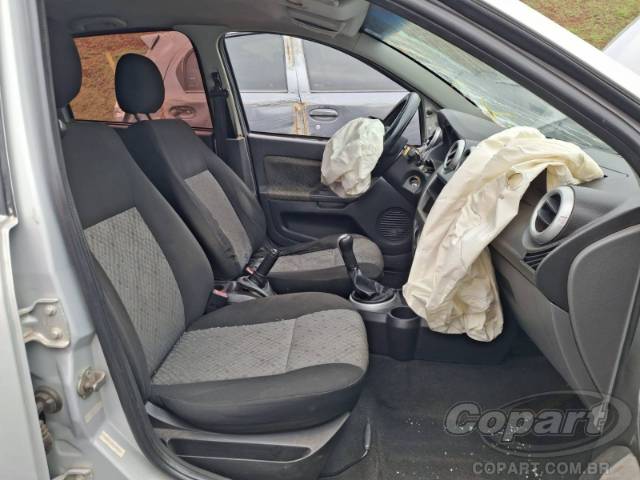 2011 FORD FIESTA 