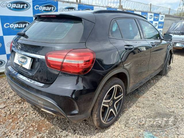 2020 MERCEDES BENZ GLA 