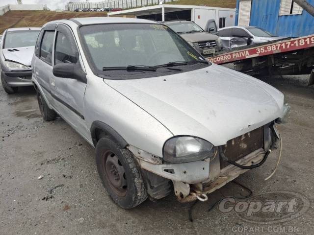 2002 CHEVROLET CORSA 