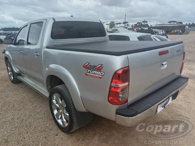 2015 TOYOTA HILUX CD 