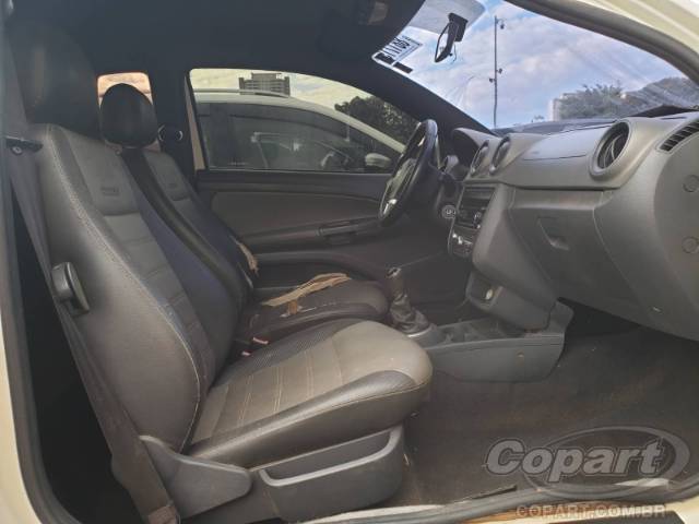 2015 VOLKSWAGEN SAVEIRO CE 
