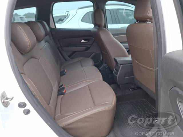 2025 RENAULT DUSTER 