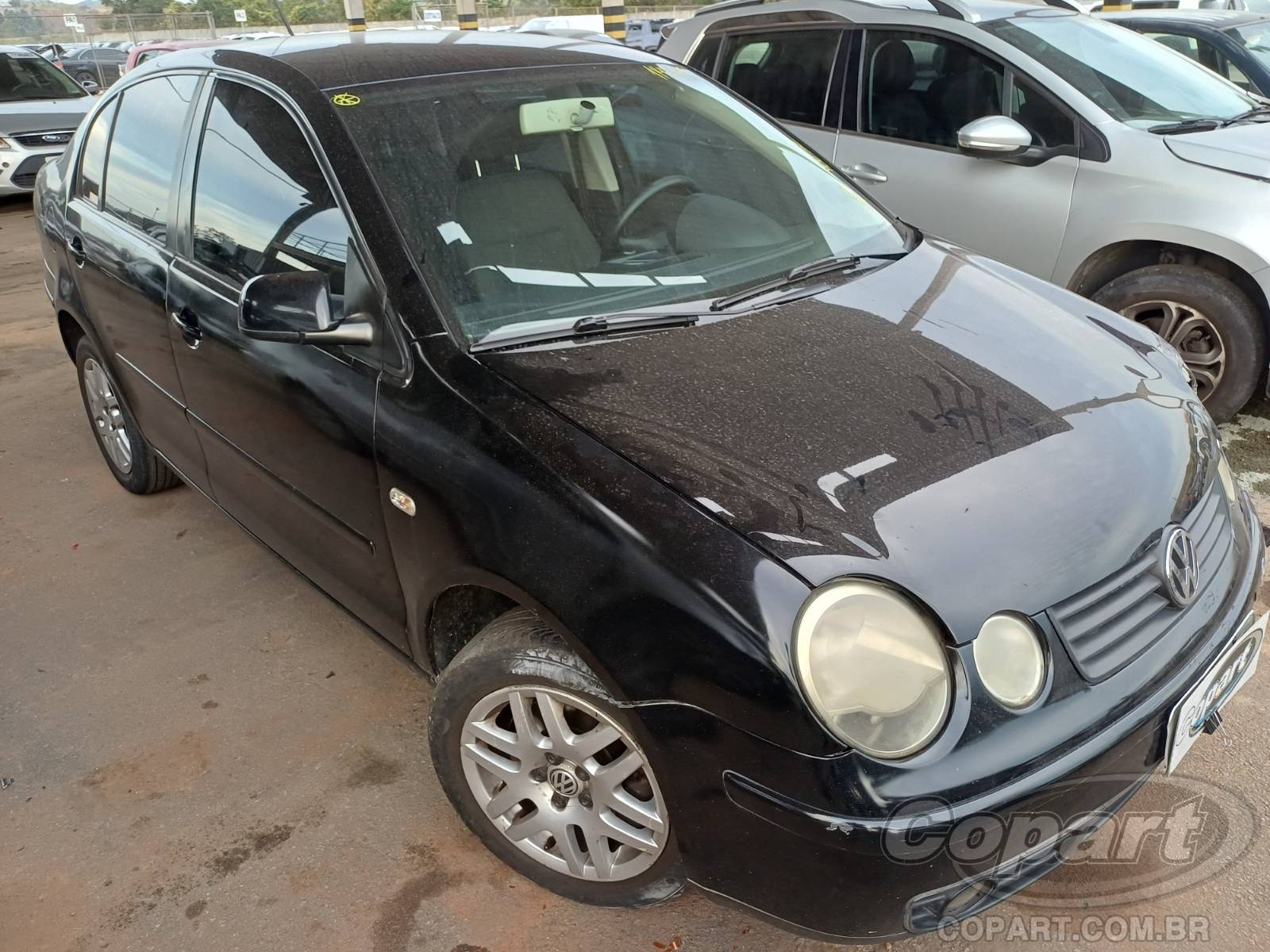 Volkswagen Polo Sedan 2005 em leilão