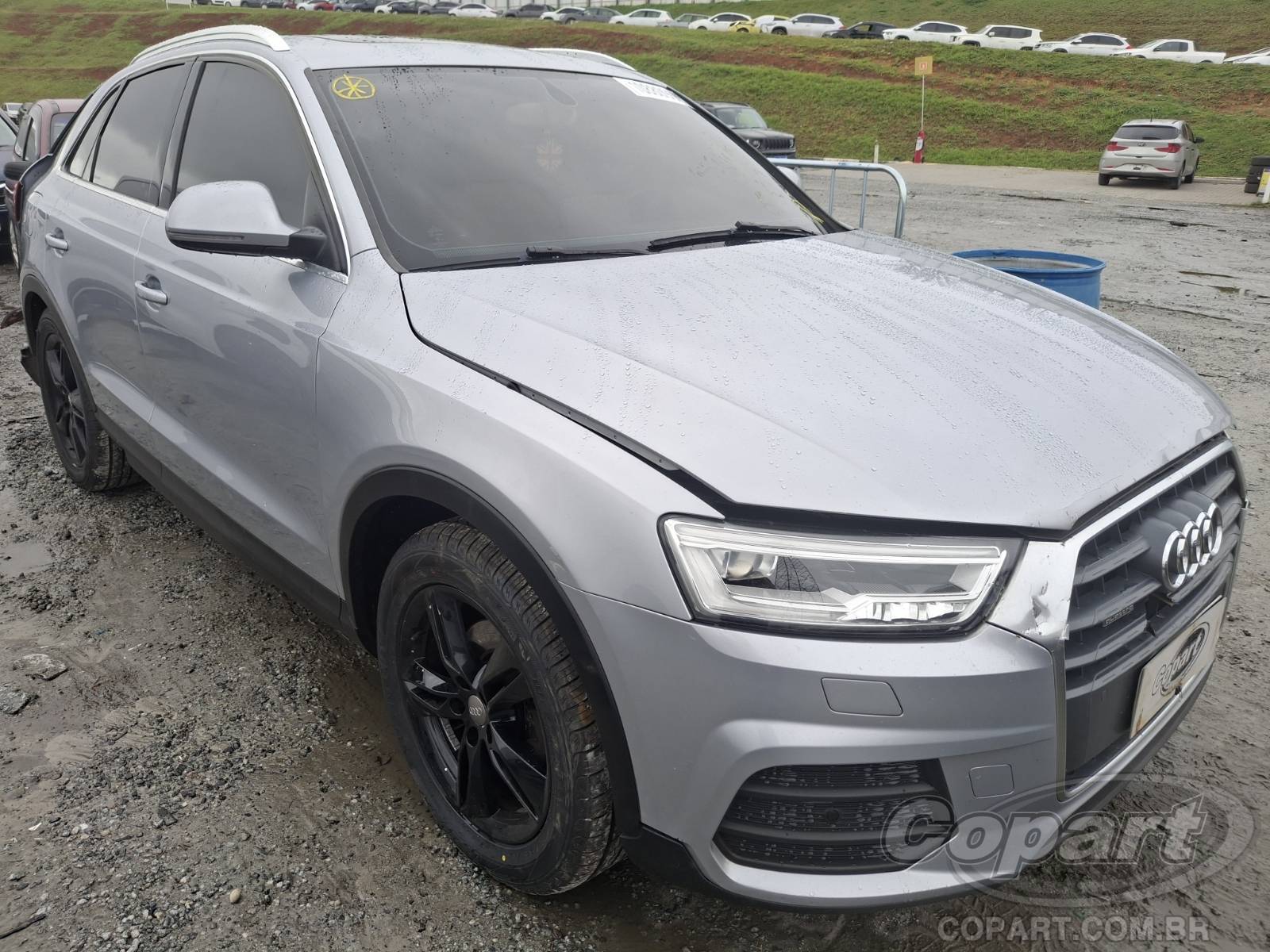 Veículo Audi Q3 Audi Q3 Ambiente 180 2.0 16V TFSI Turbo 2016 2016 em leilão