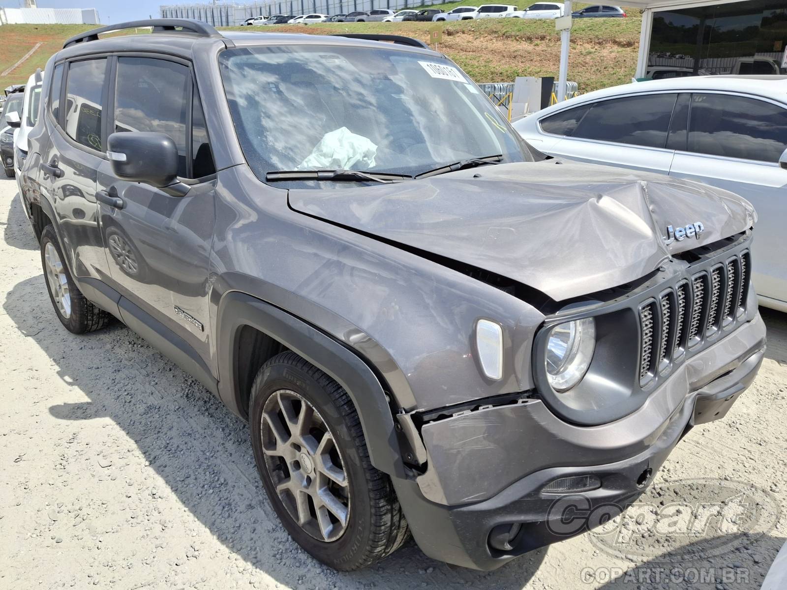 Veículo Fiat Renegade JEEP RENEGADE SPORT 1.8 16V E.TORQ EVO FLEXIVEL ALCOOL/GASOLINA 2021 2021 em leilão