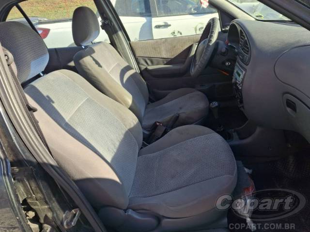 2003 FORD FIESTA SEDAN 