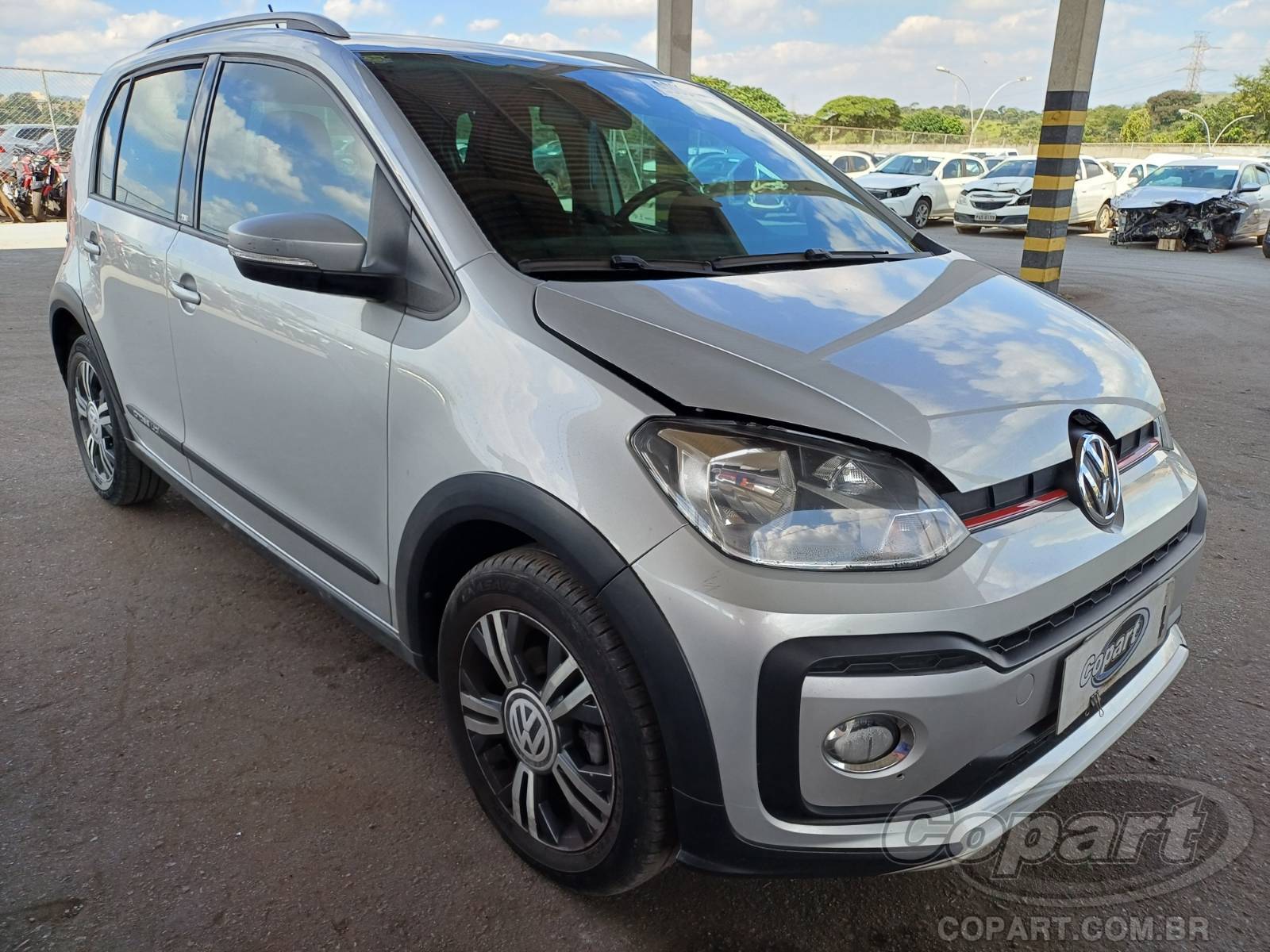 Veículo VW - VolksWagen Up Volkswagen Up Cross 1.0 12V TSI Turbo 2018 Enchente Média Monta 2018 em leilão