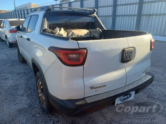 2017 FIAT TORO 