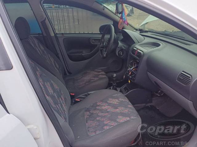 2003 CHEVROLET CORSA SEDAN 