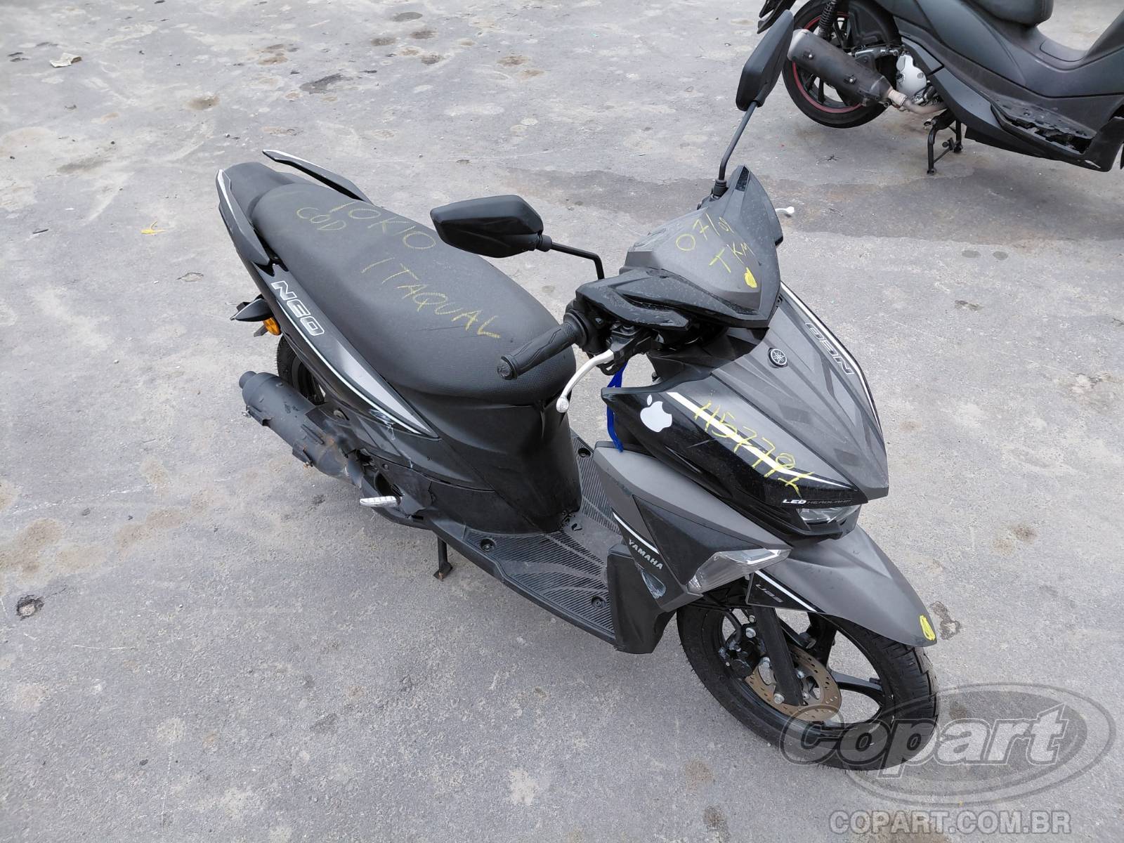 Yamaha NEO 2024 em leilão