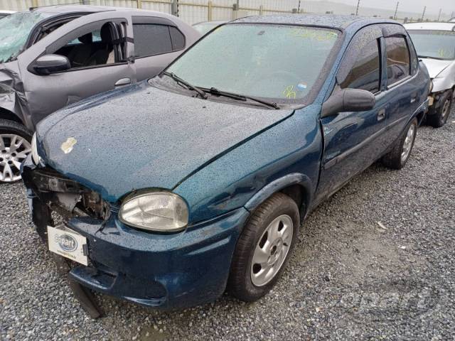 2000 CHEVROLET CORSA SEDAN 
