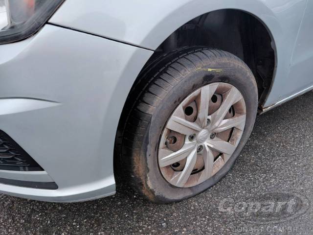 2021 VOLKSWAGEN GOL 