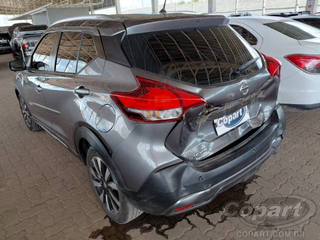 2017 NISSAN KICKS 