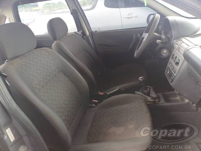 2004 CHEVROLET CORSA SEDAN 