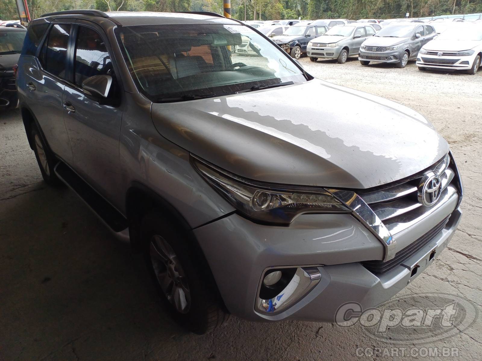 Veículo Toyota Hilux Toyota Hilux SW4 2.8 D-4D Turbo 2016 em leilão