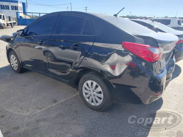 2014 HYUNDAI HB20S 