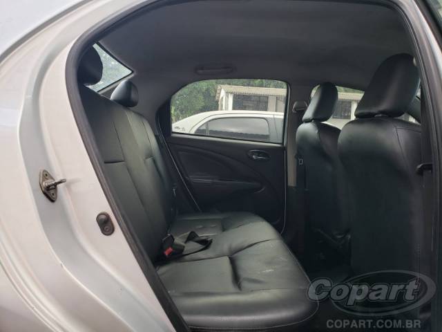 2015 TOYOTA ETIOS SEDA 