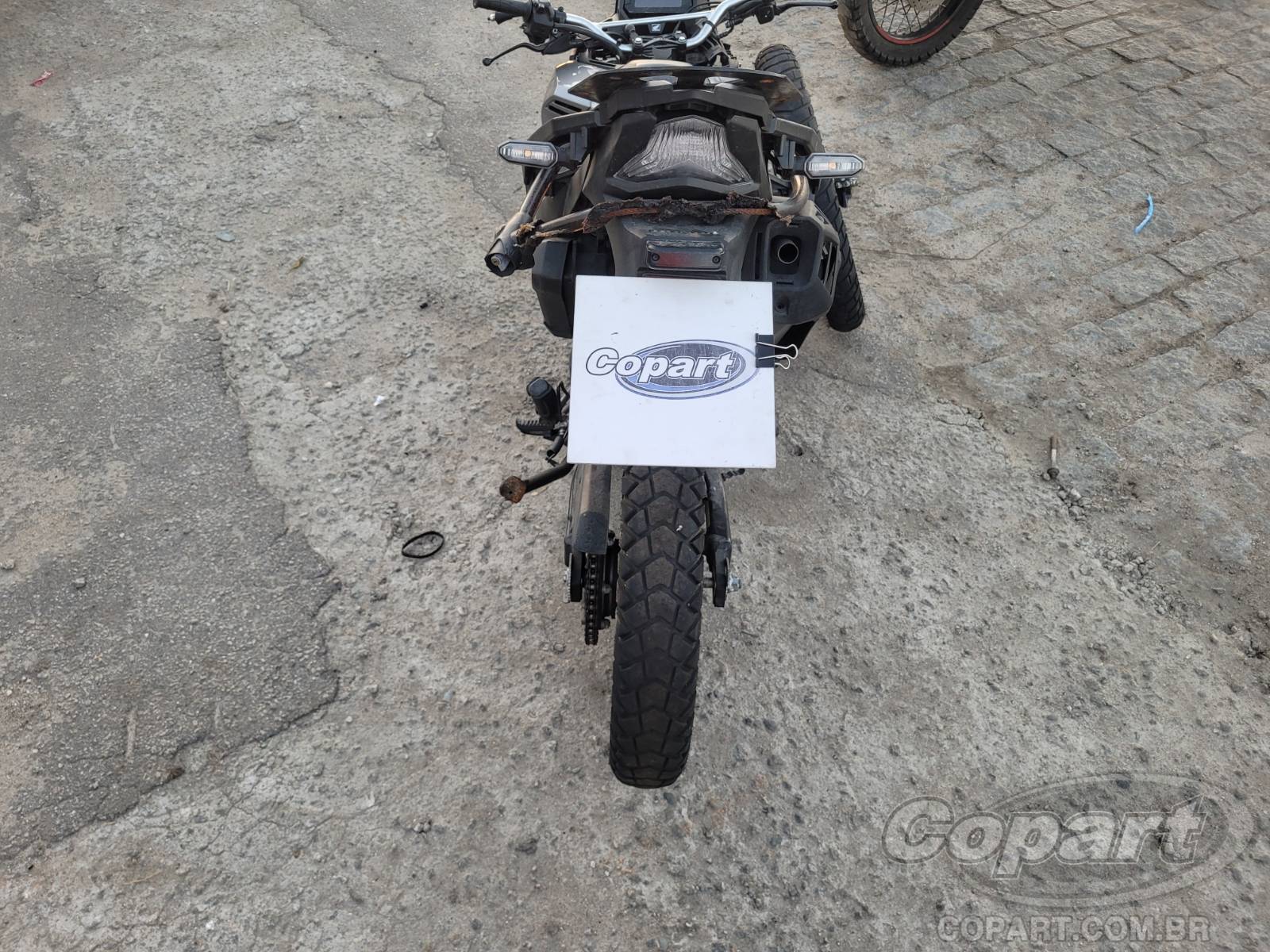 Foto 10 de 11: 2025 HONDA XRE SAHARA 300