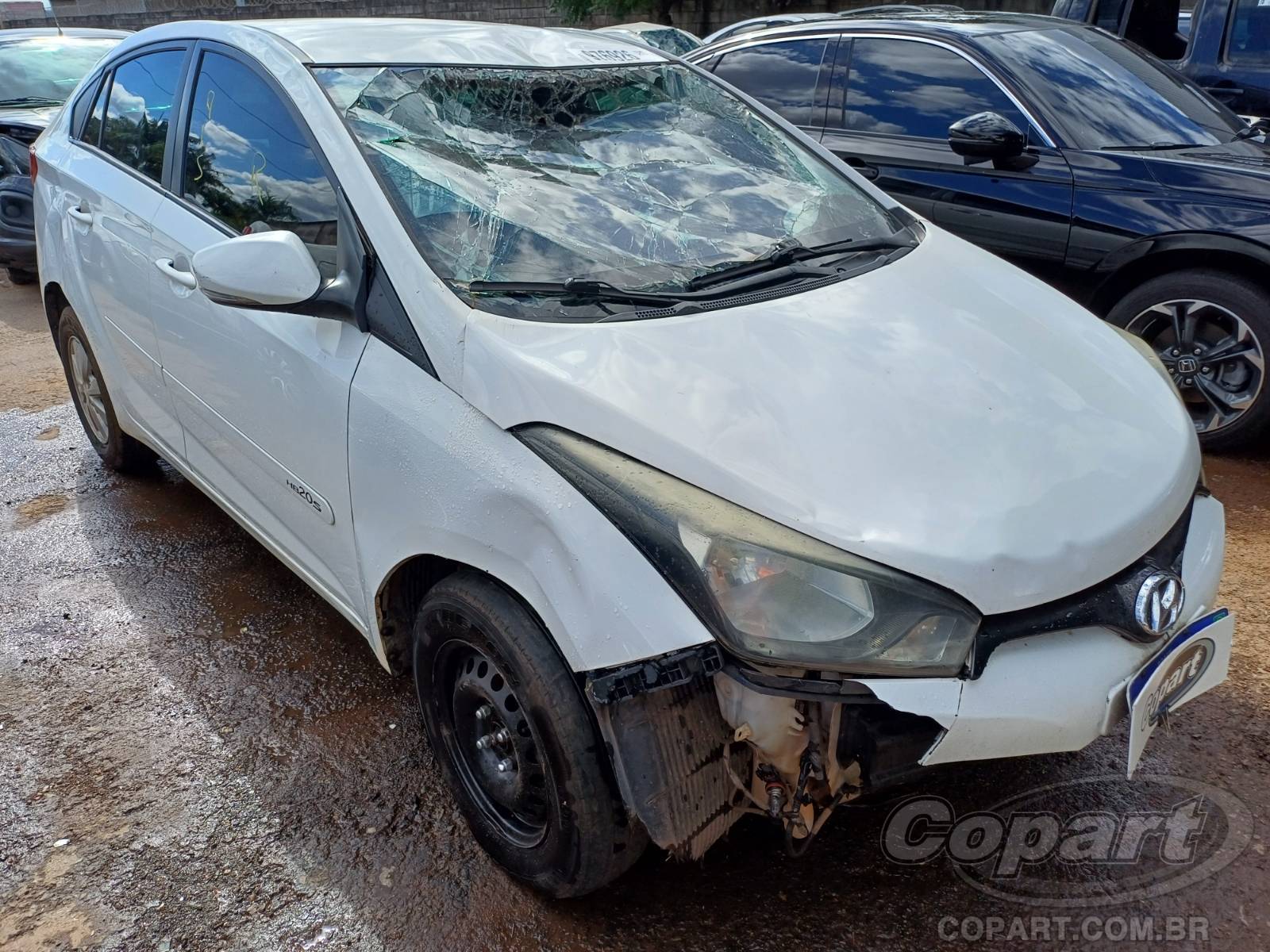 Veículo Hyundai HB20S Hyundai HB20S Comfort Style 1.6 16V CVVT 2015 Colisão Média Monta 2015 em leilão