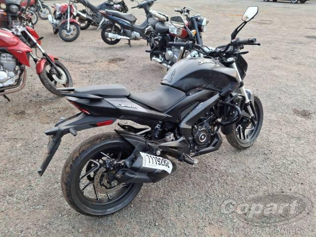 2025 BAJAJ DOMINAR 