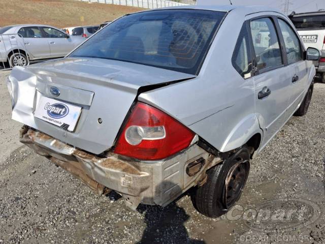 2005 FORD FIESTA SEDAN 