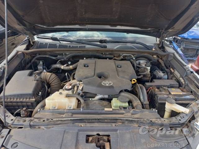 2017 TOYOTA HILUX SW4 