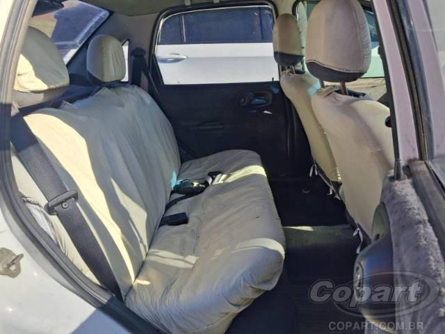 2000 CHEVROLET CORSA SEDAN 