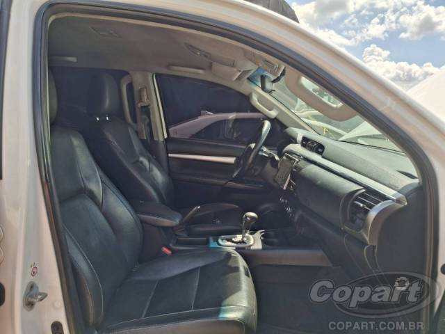 2017 TOYOTA HILUX CD 