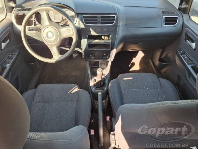 2013 VOLKSWAGEN FOX 