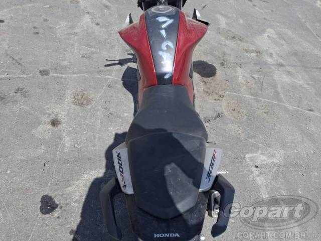 2026 HONDA CB 300F 
