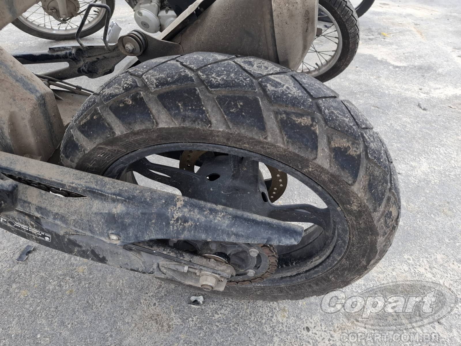 Foto 7 de 10: 2025 BMW G 310