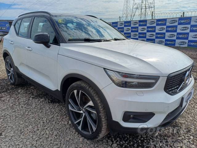 2021 VOLVO XC40 