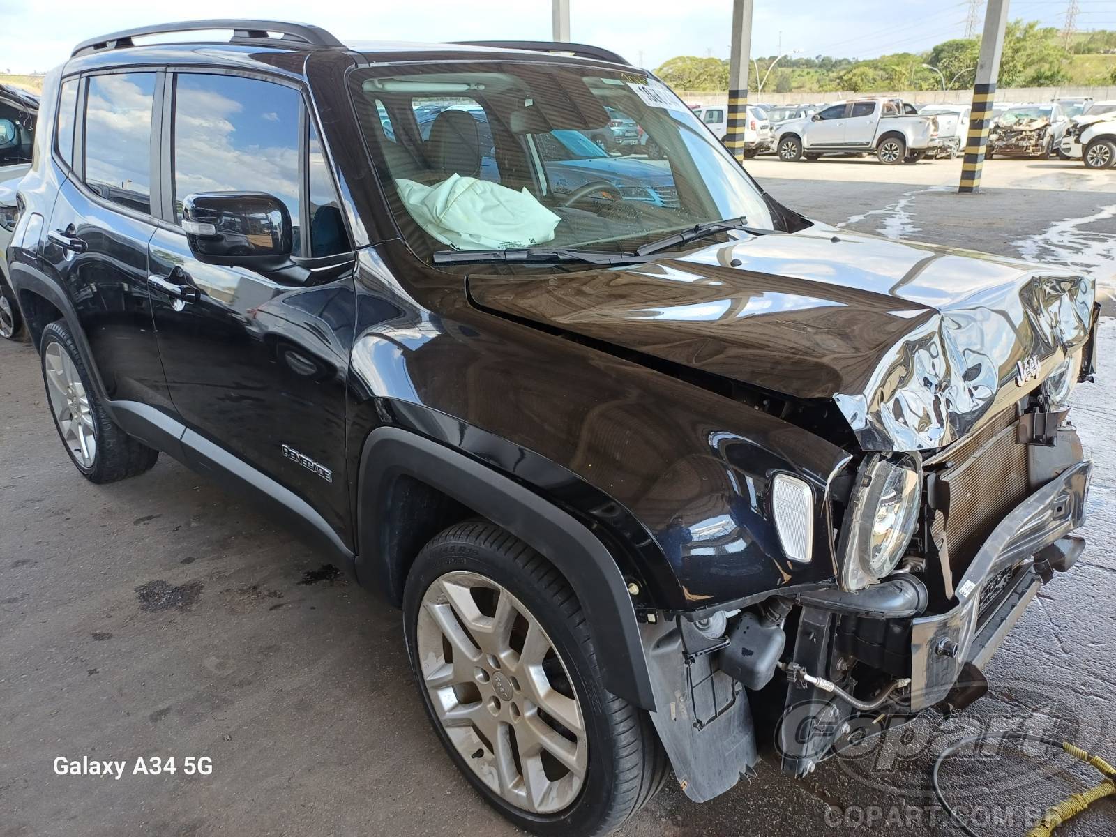 Veículo Fiat Renegade JEEP RENEGADE LIMITED 1.8 16V E.TORQ EVO FLEXIVEL ALCOOL/GASOLINA 2021 2021 em leilão