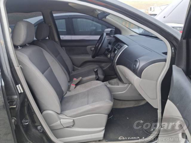2010 NISSAN LIVINA 
