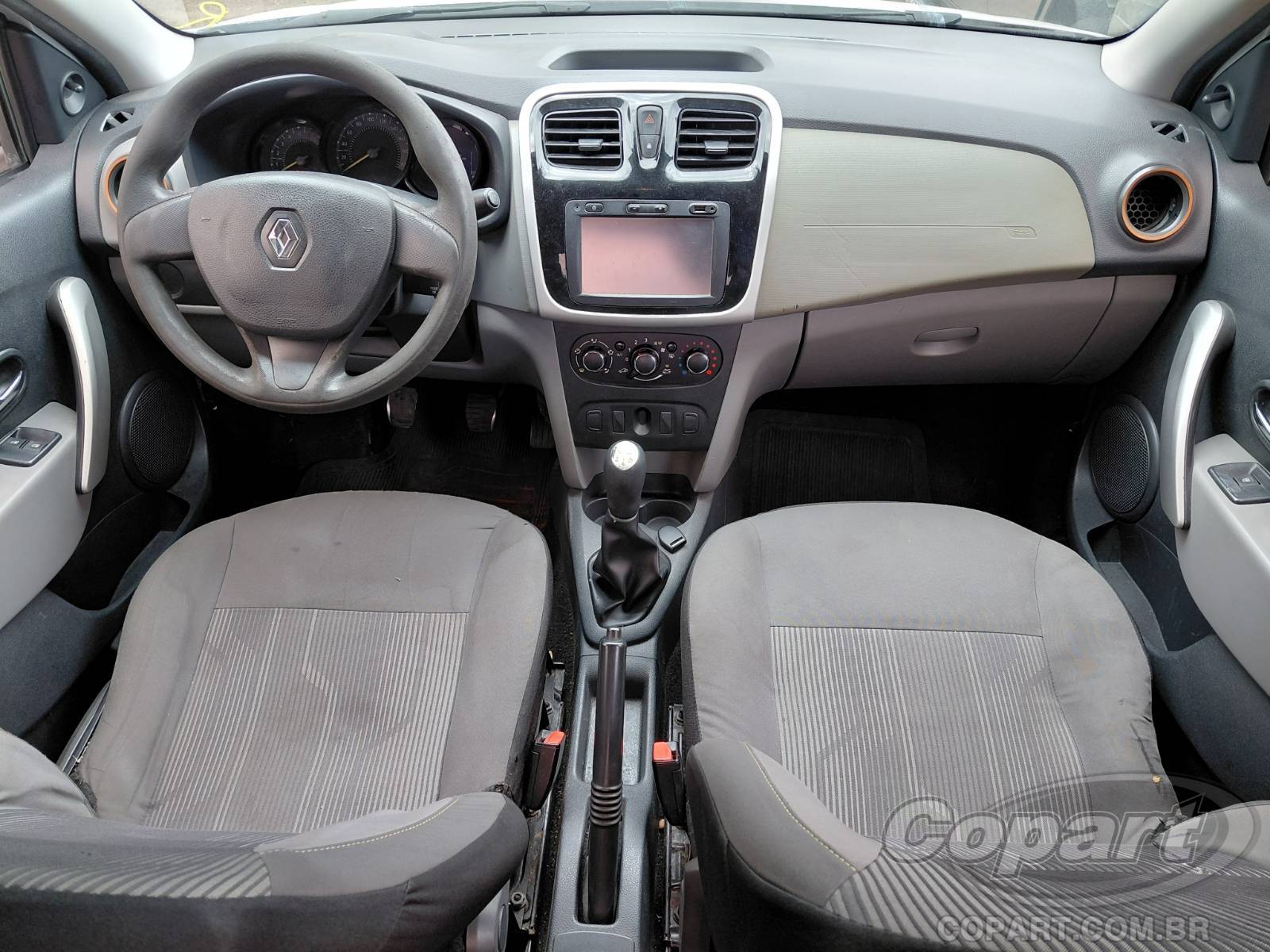Foto 9 de 10: 2016 RENAULT LOGAN