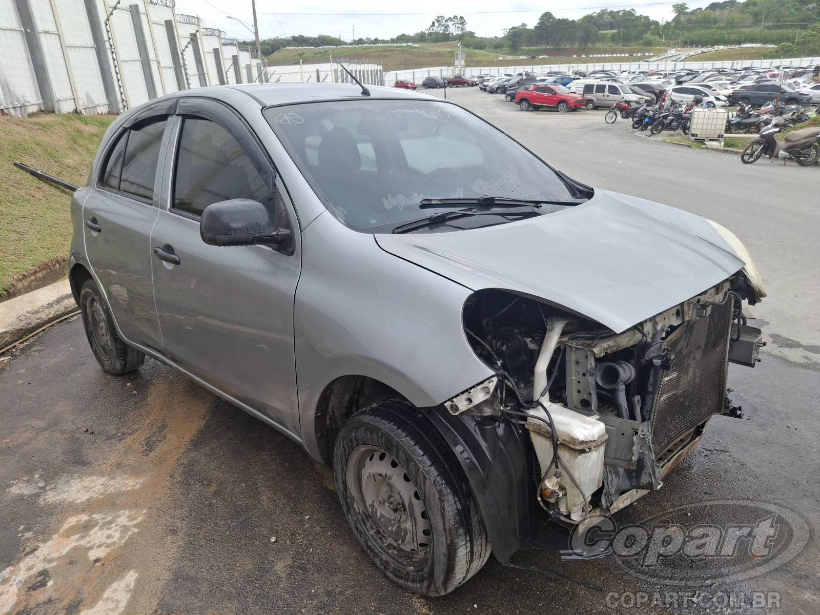 Veículo Nissan March Nissan March 1.0 16V 2012 2012 em leilão