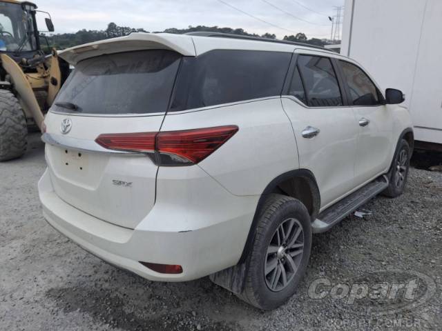 2016 TOYOTA HILUX SW4 